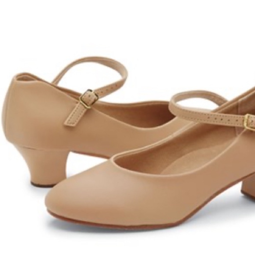 #50 Girls dance shoes size 3.5